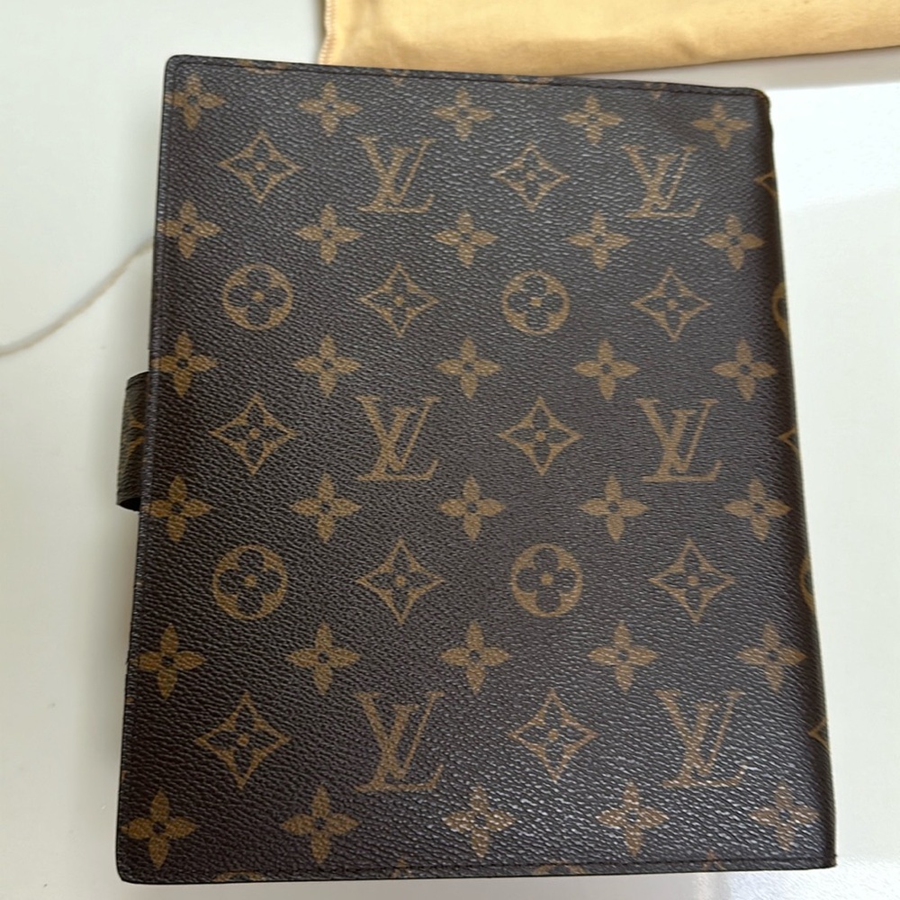 Louis Vuitton Large Monogram Agenda Ring Cover - Picture 9 of 16